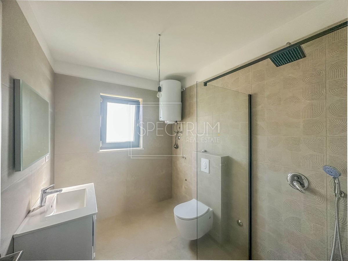 Abrega, nuova costruzione, appartamento al piano terra con giardino