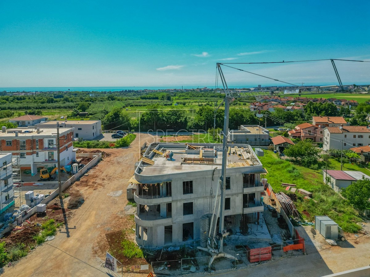 Umago, appartamento moderno con ascensore