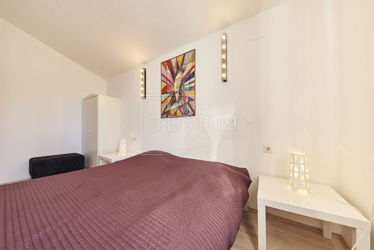 Zona di Umago, casa con piscina