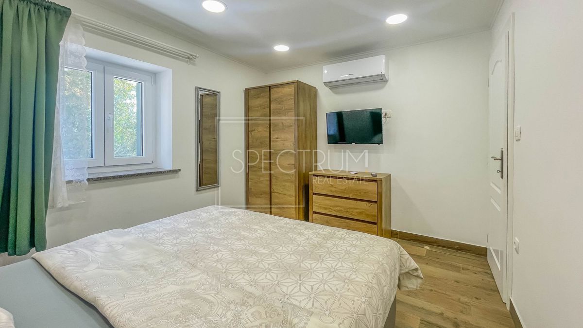 Zona Parenzo, casa in pietra con piscina