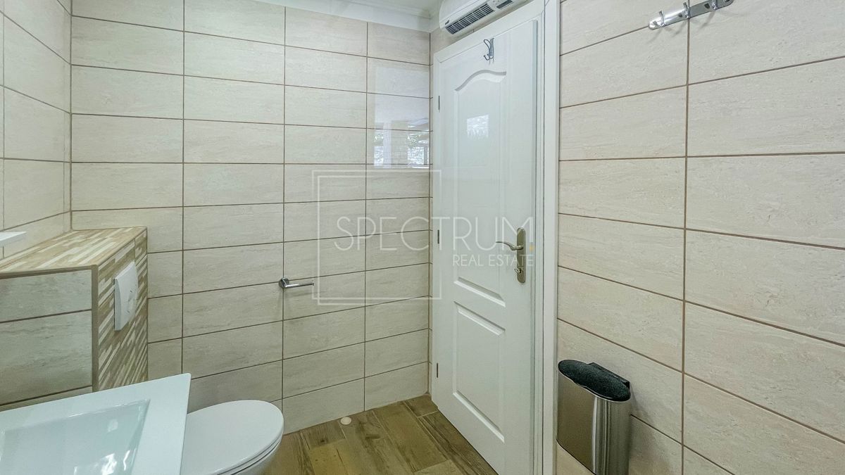 Zona Parenzo, casa in pietra con piscina