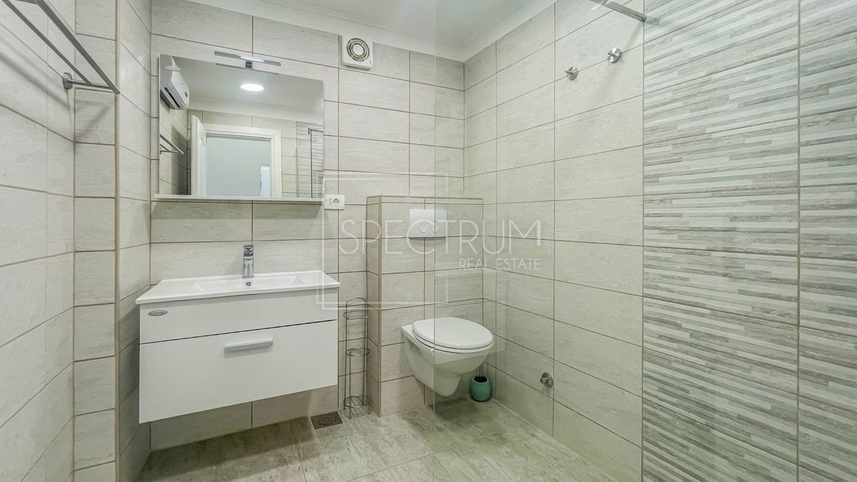 Zona Parenzo, casa in pietra con piscina