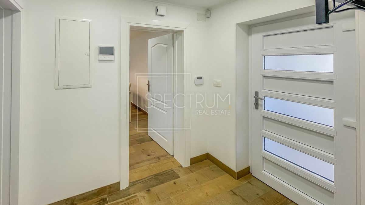 Zona Parenzo, casa in pietra con piscina