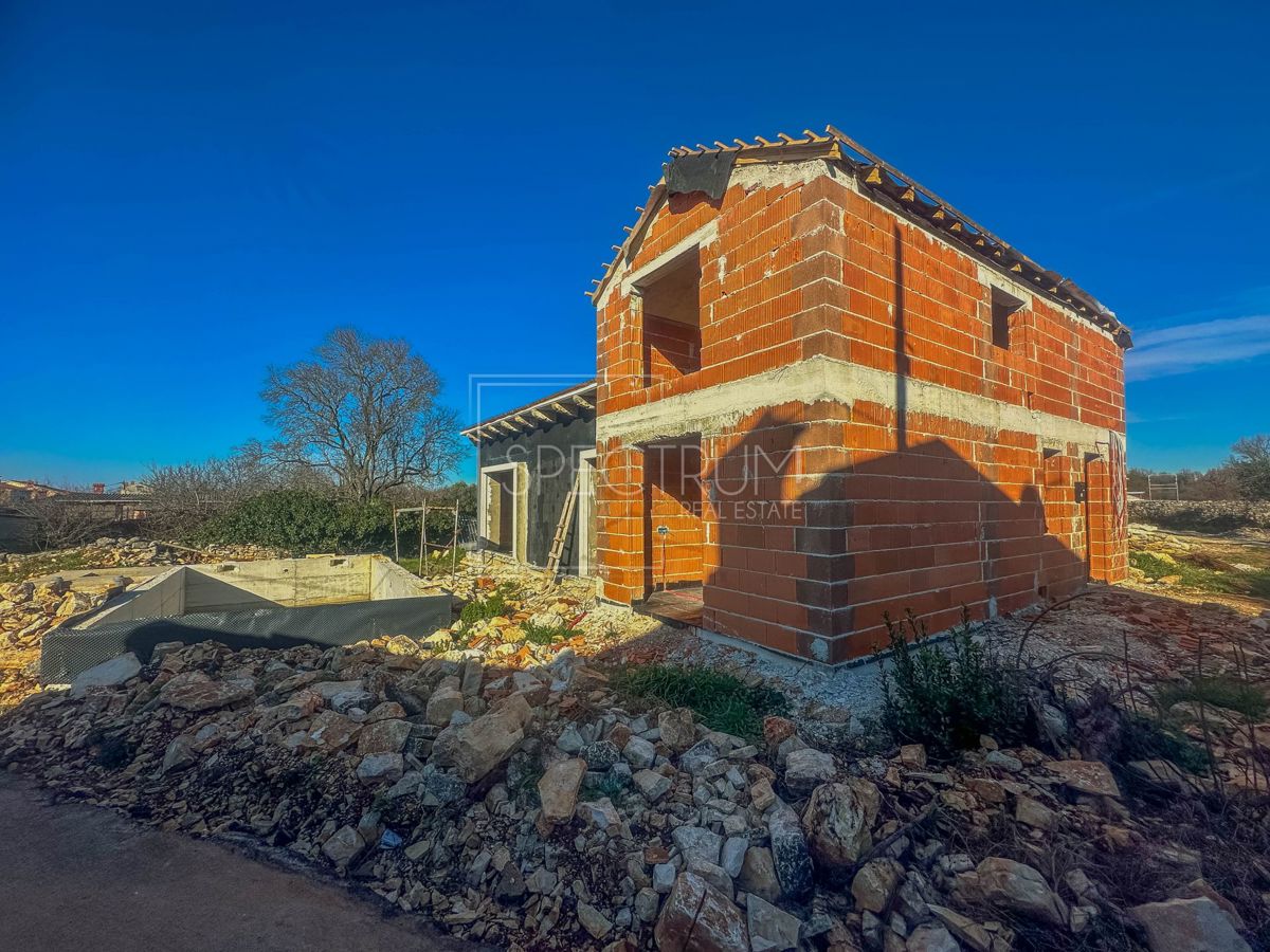 Zona di Sanvincenti, nuova costruzione, casa con piscina