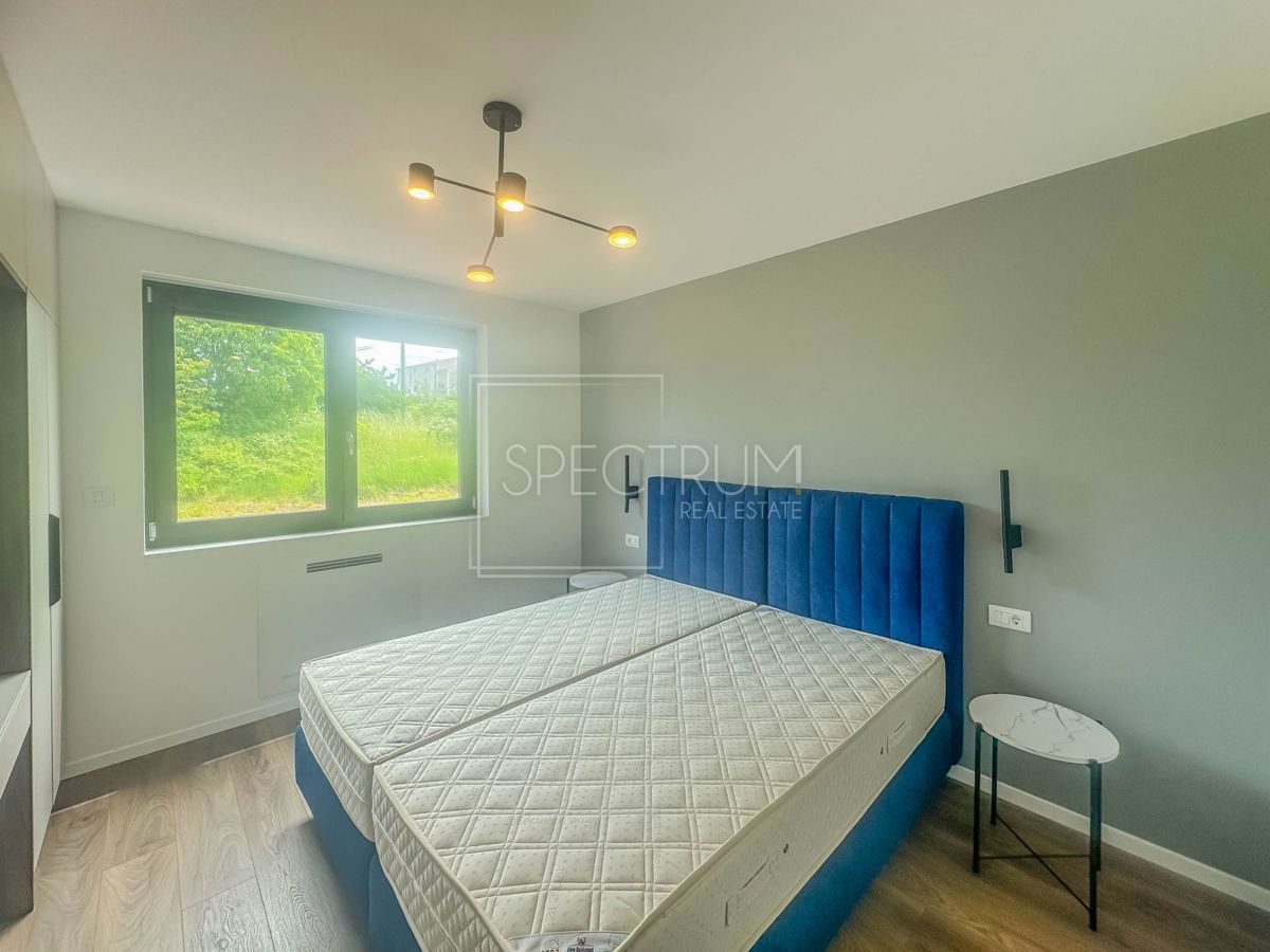 Zona Parenzo, moderno appartamento al piano terra con piscina