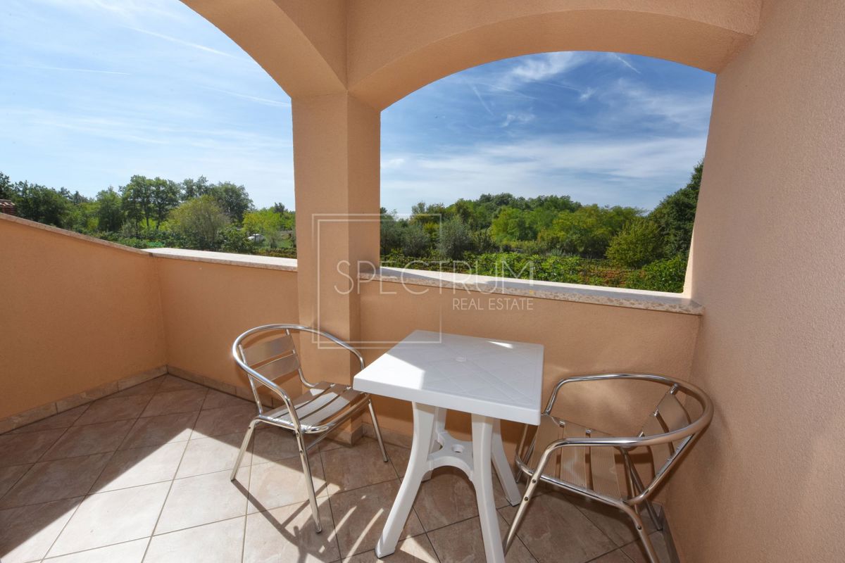 Zona di Antignana, casa indipendente con piscina in posizione tranquilla