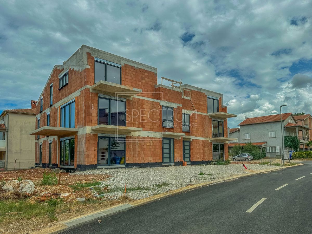 Fontane, moderno appartamento al 1° piano