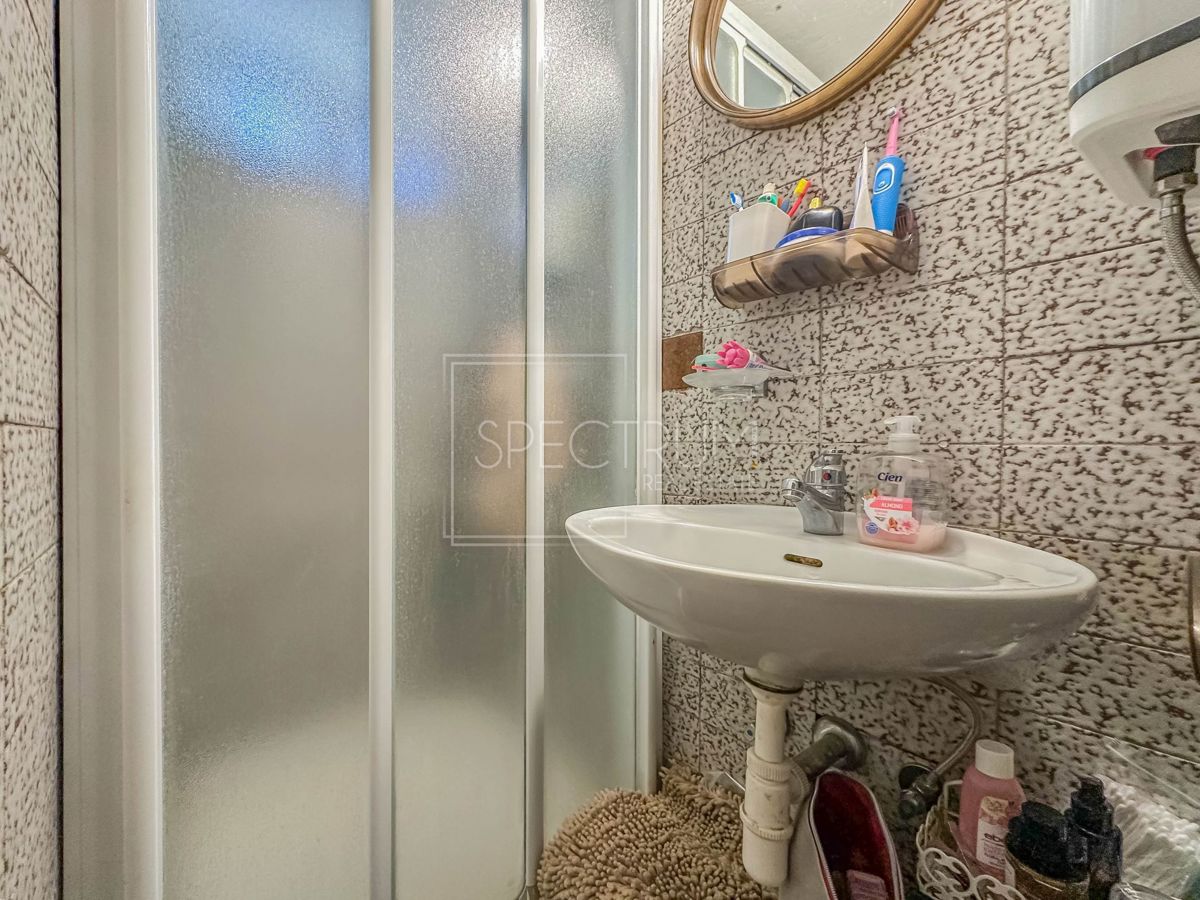 Verteneglio, casa in pietra con garage e vista mare