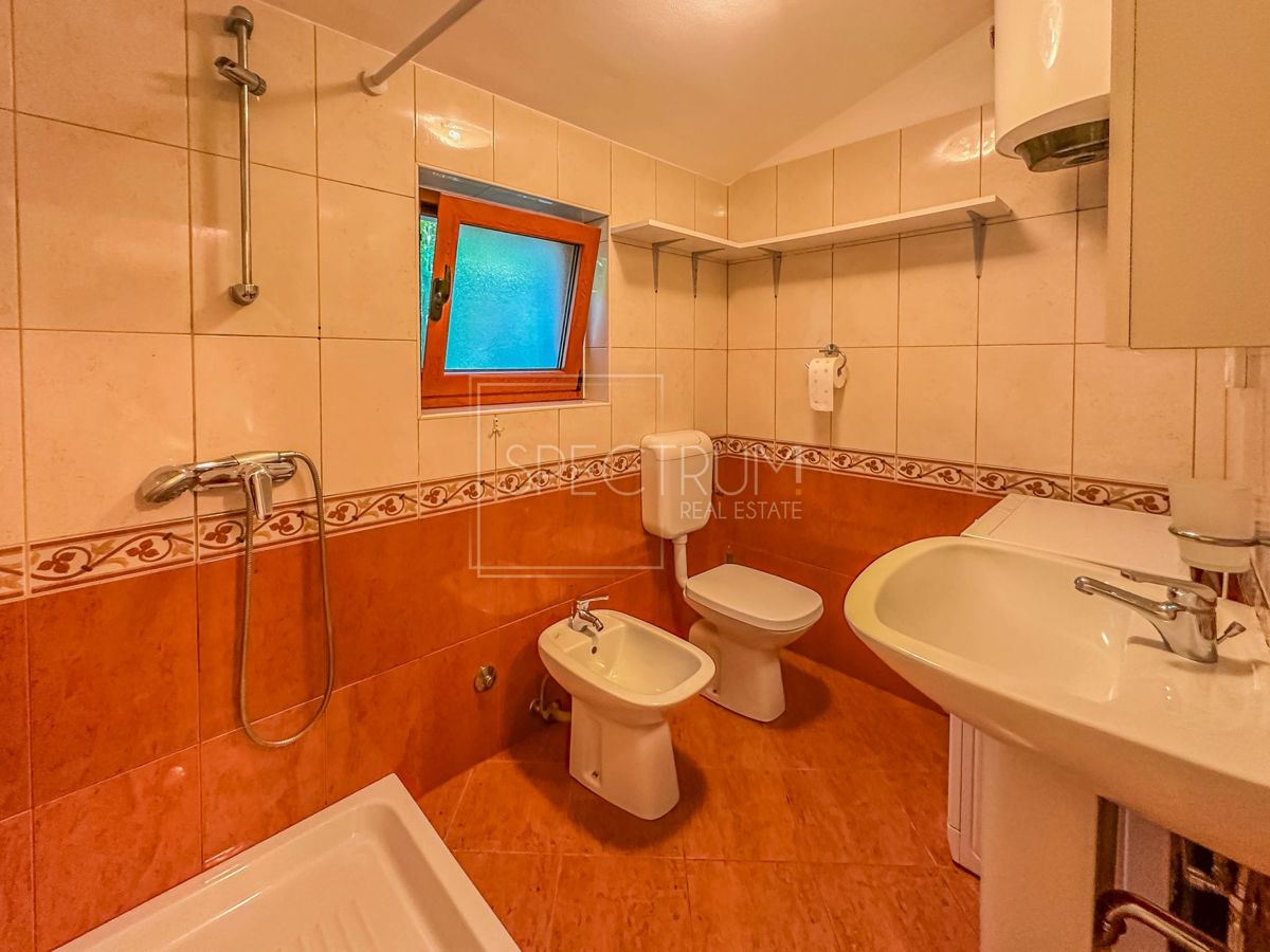 Zona di Grisignana, casa indipendente in posizione tranquilla