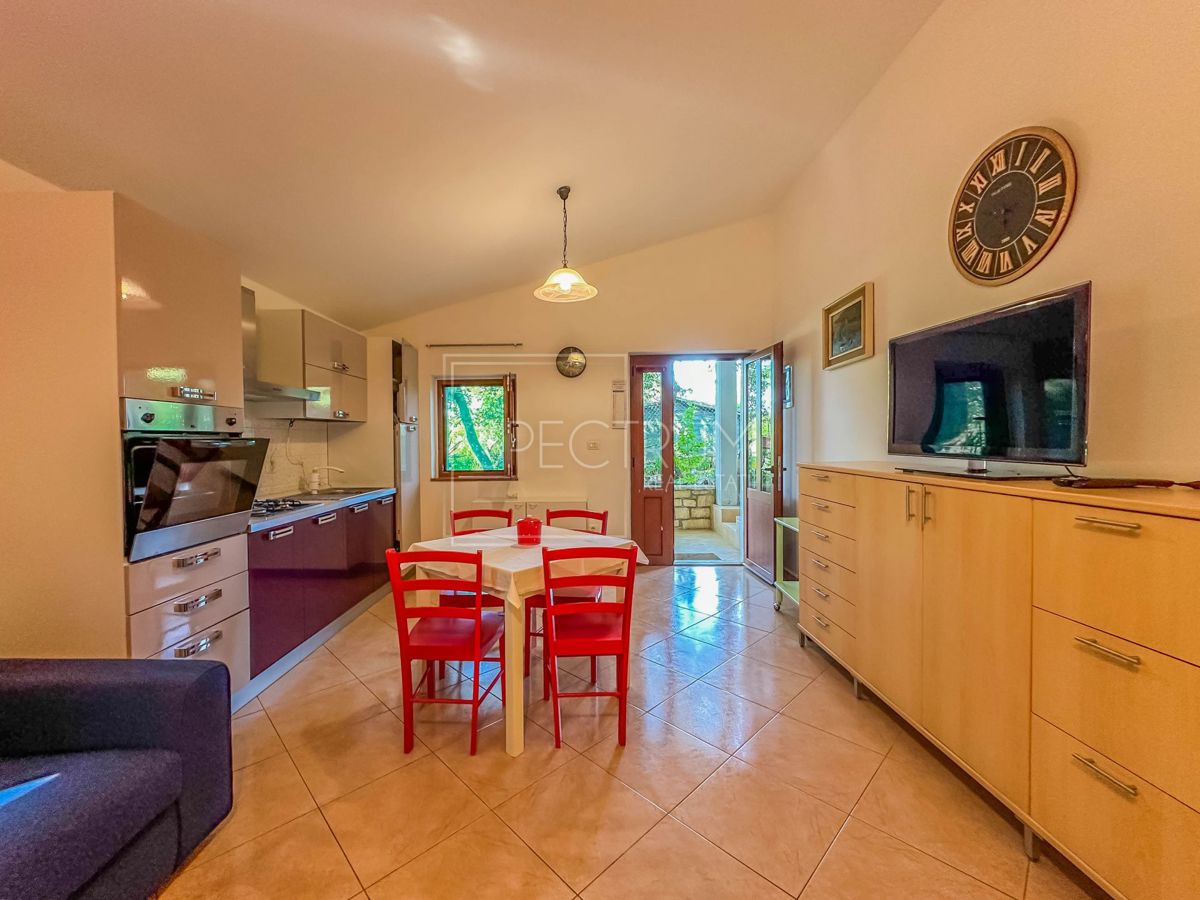 Zona di Grisignana, casa indipendente in posizione tranquilla