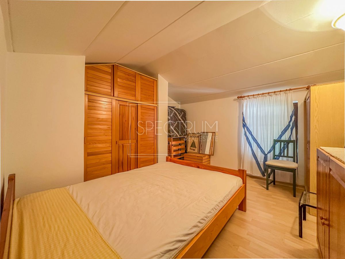 Zona Parenzo, appartamento su due piani a 350 m dal mare