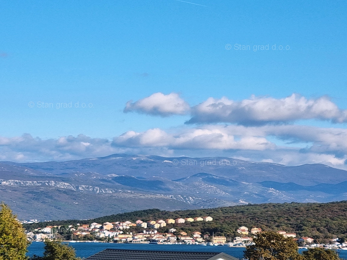 Uvala Soline, nuova costruzione, appartamento al 1° piano vicino al mare!