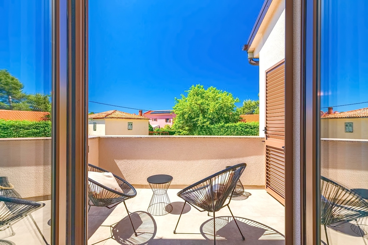 Krk, dintorni, lussuosa casa bifamiliare con piscina!