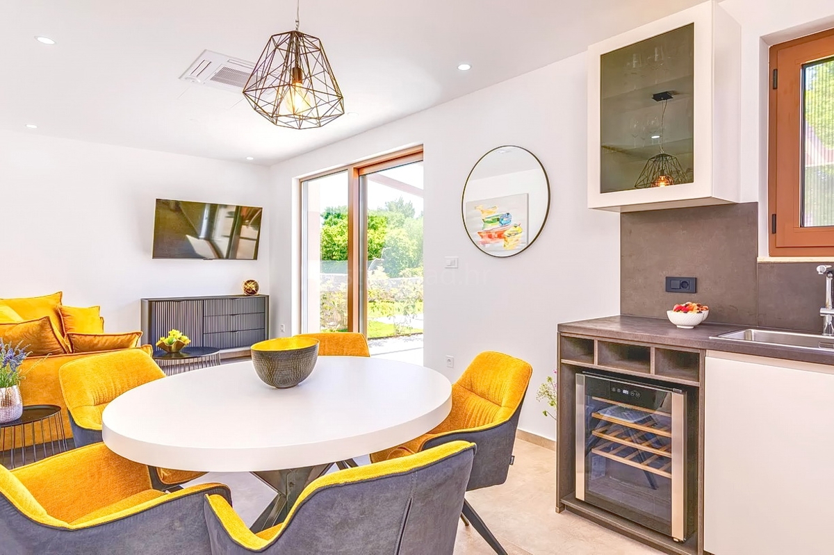 Krk, dintorni, lussuosa casa bifamiliare con piscina!