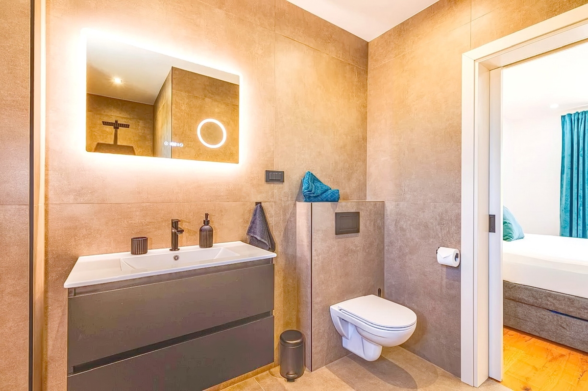 Krk, dintorni, lussuosa casa bifamiliare con piscina!