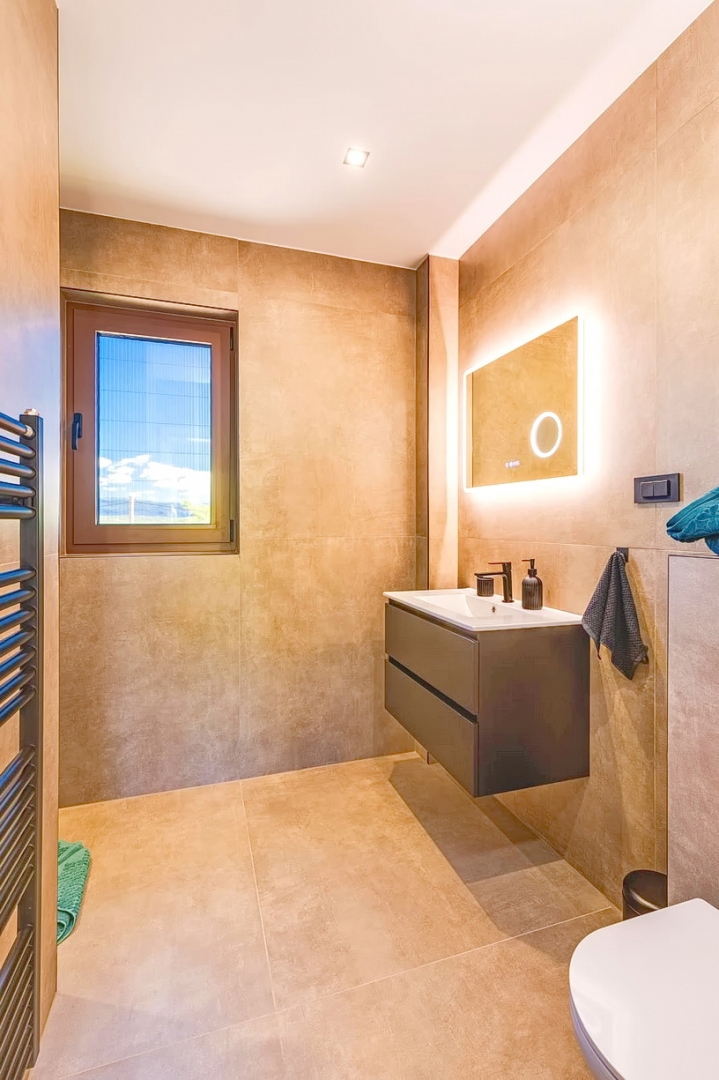 Krk, dintorni, lussuosa casa bifamiliare con piscina!