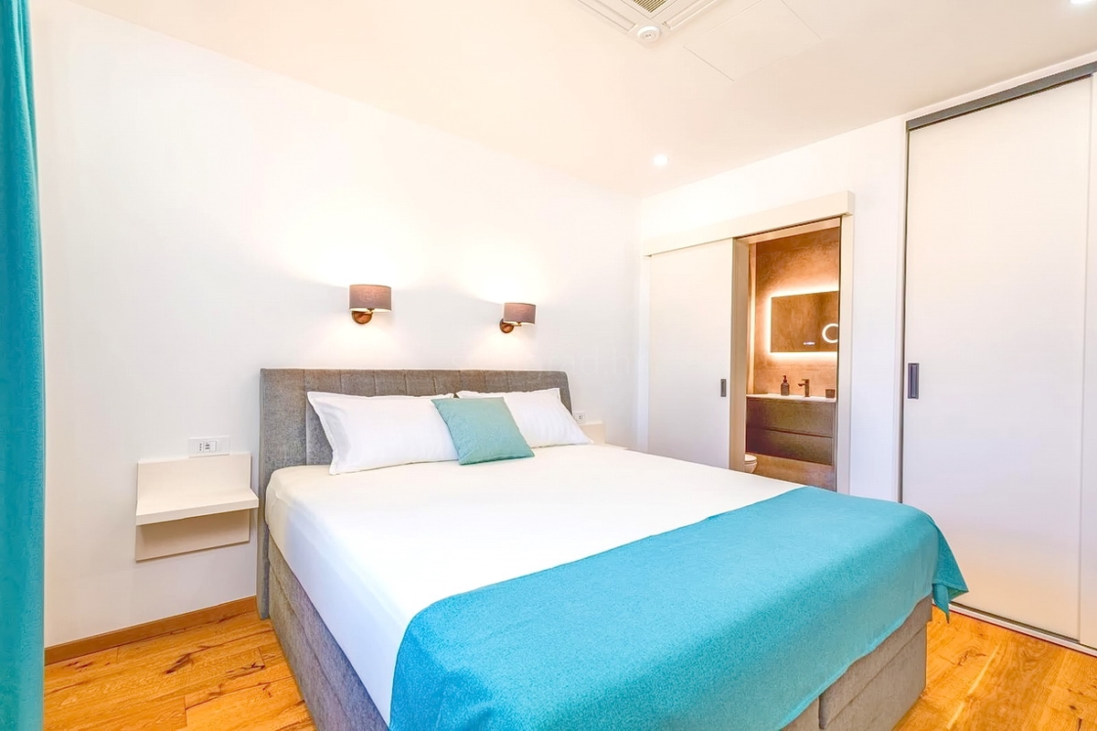 Krk, dintorni, lussuosa casa bifamiliare con piscina!