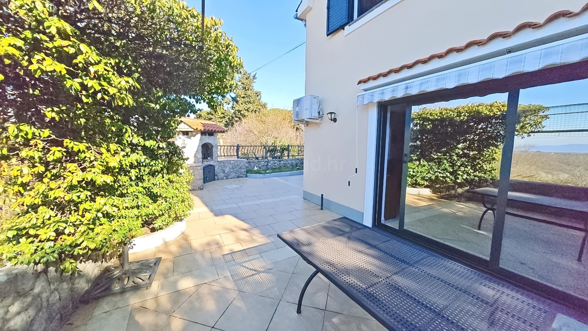 Dobrinj, una casa indipendente con vista sul mare!