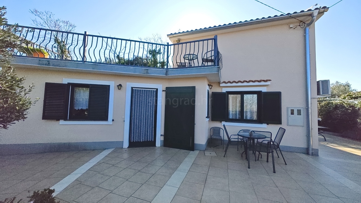 Dobrinj, una casa indipendente con vista sul mare!