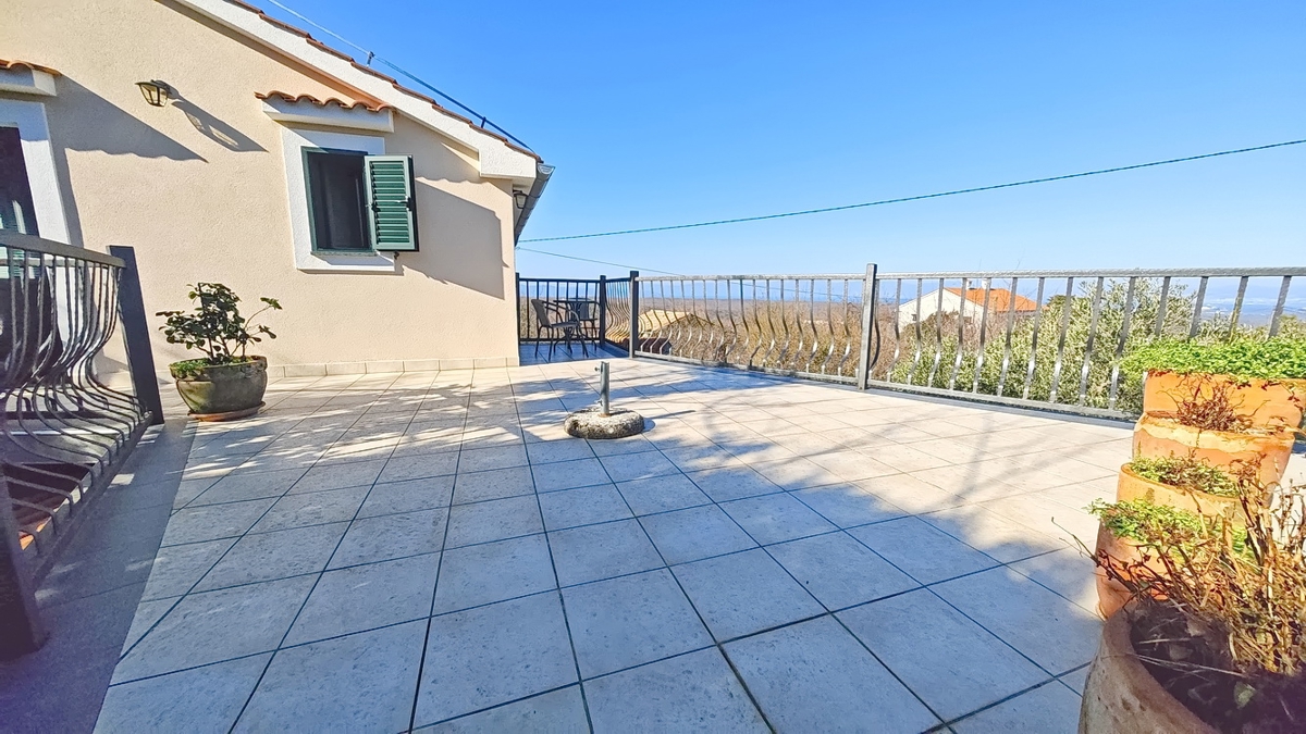 Dobrinj, una casa indipendente con vista sul mare!