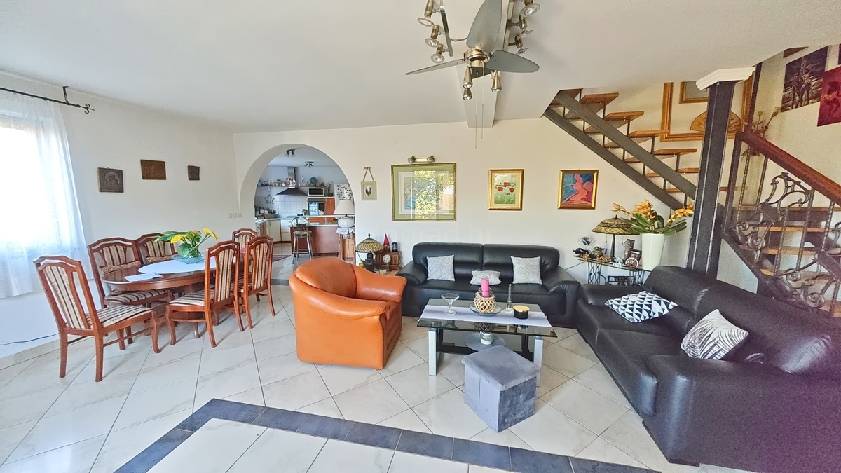 Dobrinj, una casa indipendente con vista sul mare!