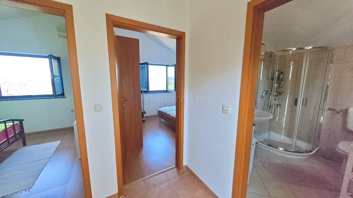 Dobrinj, una casa indipendente con vista sul mare!