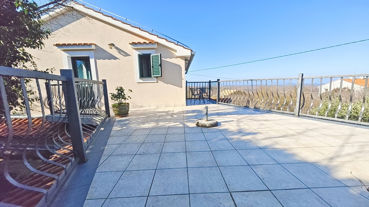 Dobrinj, una casa indipendente con vista sul mare!