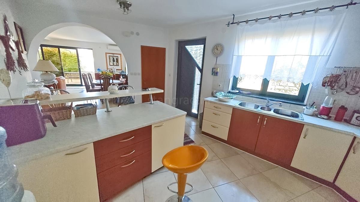 Dobrinj, una casa indipendente con vista sul mare!