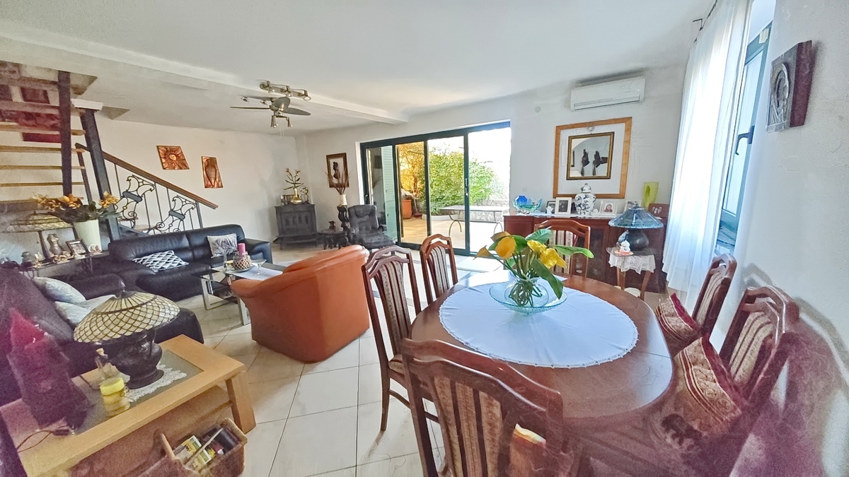 Dobrinj, una casa indipendente con vista sul mare!