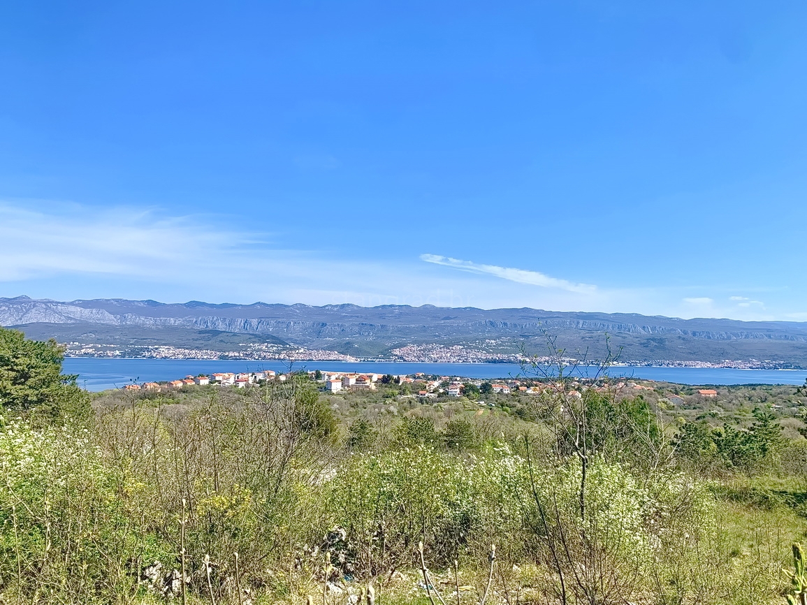 Zona di Šilo, terreno edificabile con vista mare aperta!