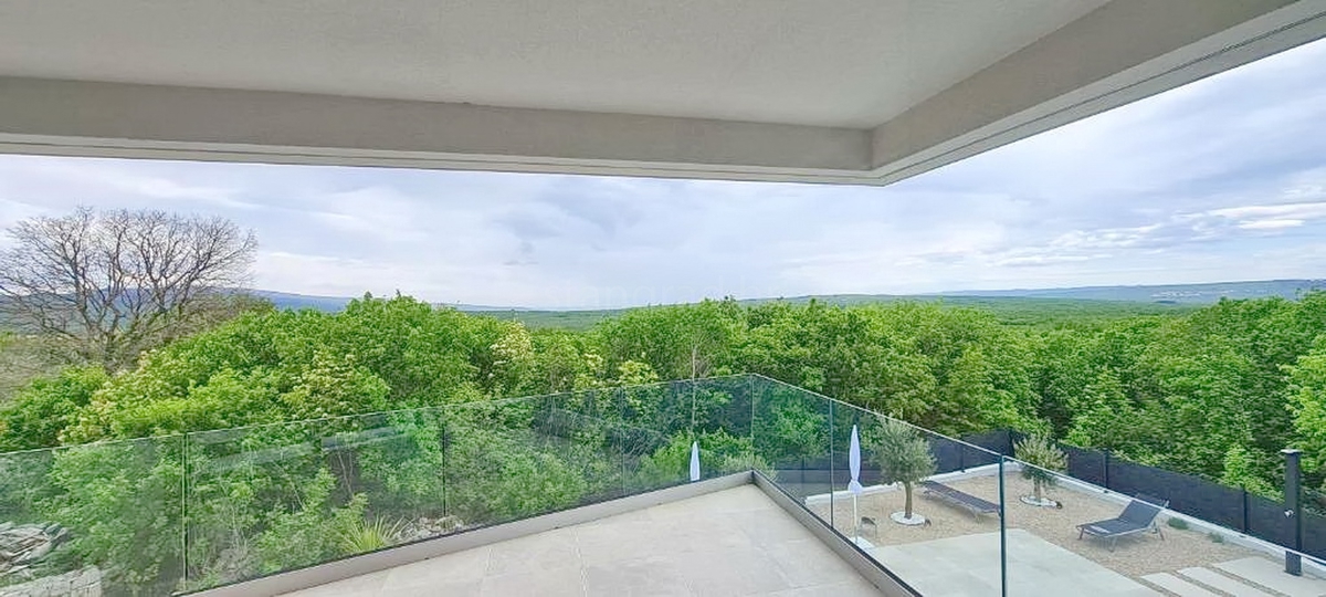 Zona di Vrbnik, moderna casa di lusso con piscina e giardino!