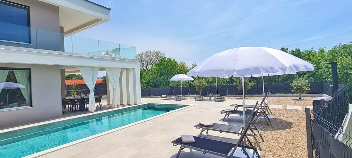 Zona di Vrbnik, moderna casa di lusso con piscina e giardino!