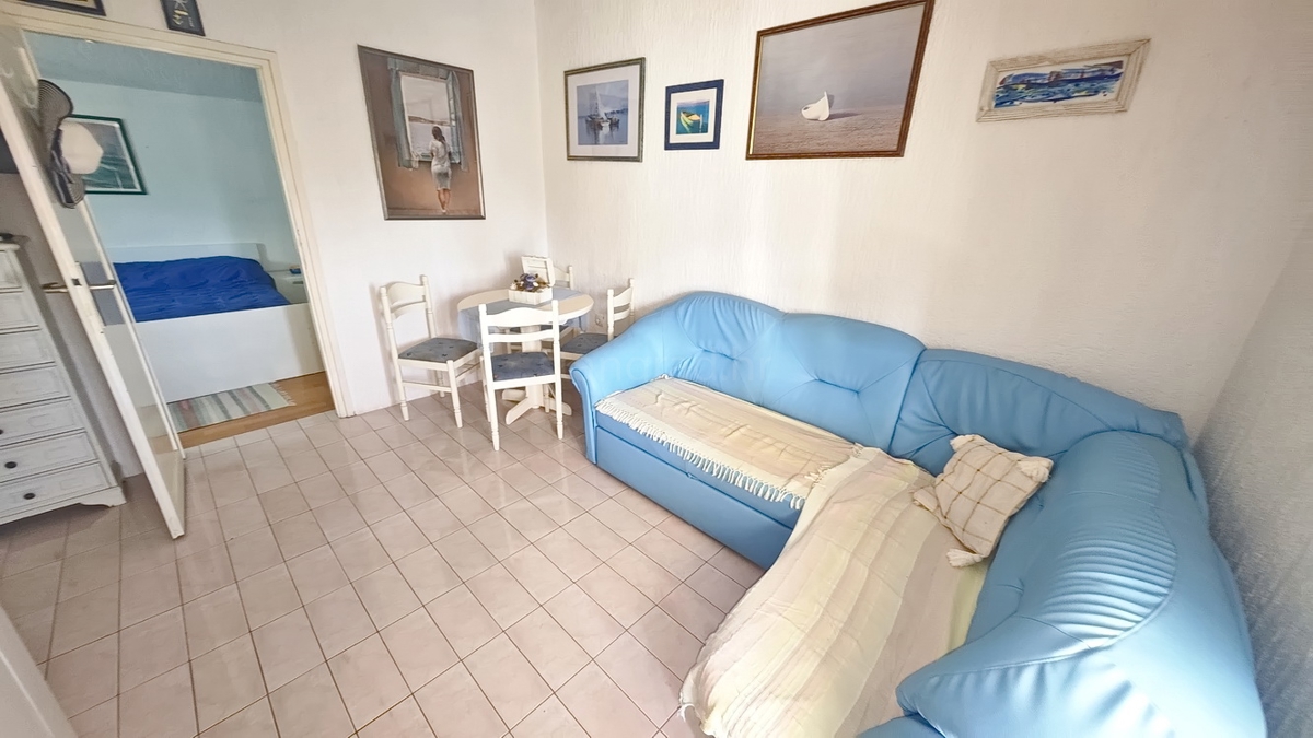 Baška, casa con 4 appartamenti in posizione tranquilla!