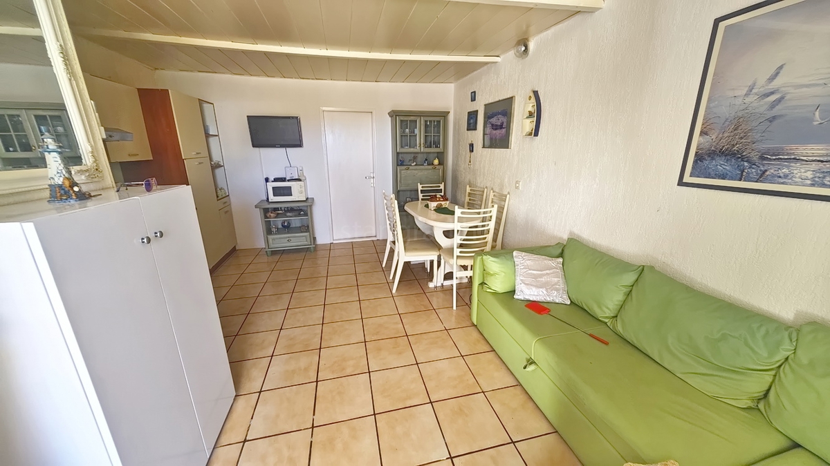 Baška, casa con 4 appartamenti in posizione tranquilla!