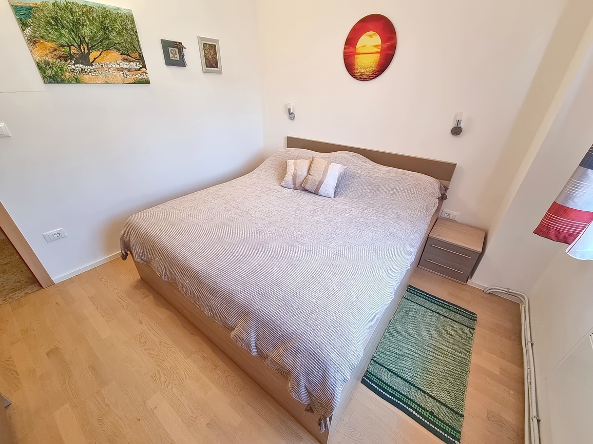 Malinska, casa bifamiliare arredata con giardino paesaggistico