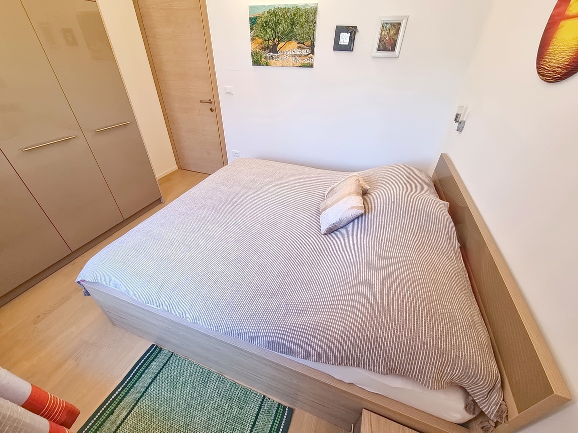 Malinska, casa bifamiliare arredata con giardino paesaggistico