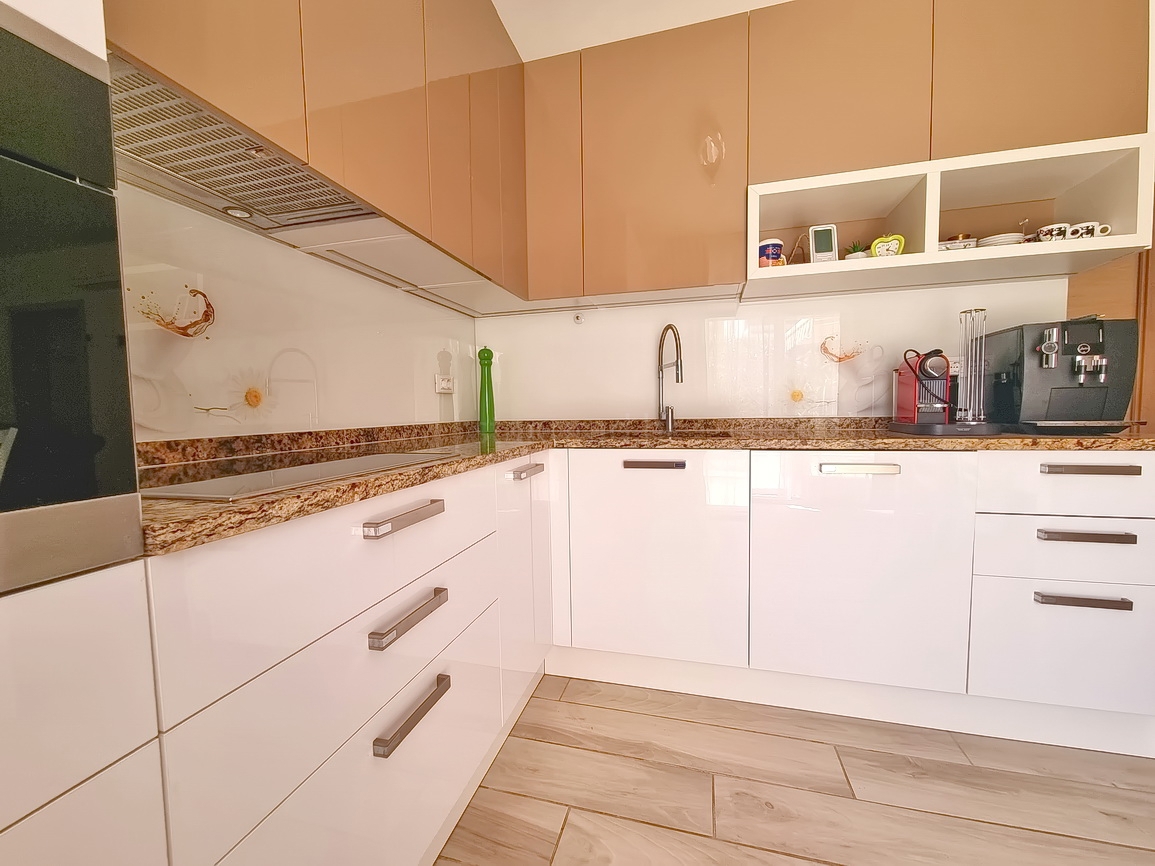 Malinska, casa bifamiliare arredata con giardino paesaggistico