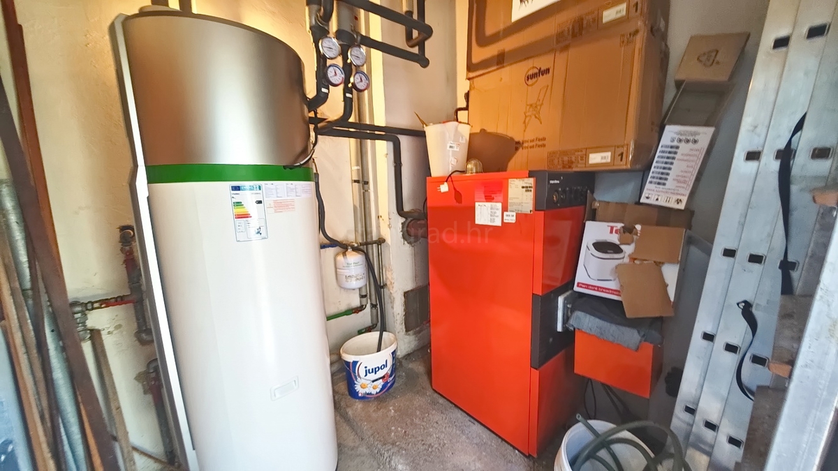 Malinska, casa indipendente con ampio giardino vicino al mare!