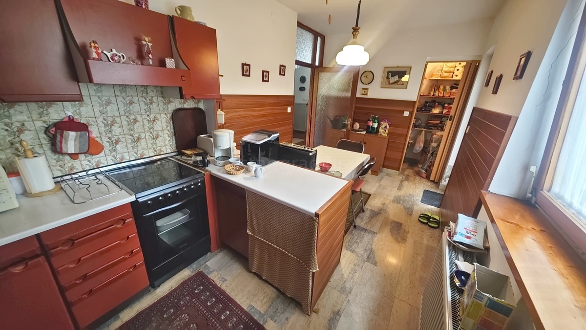 Malinska, casa indipendente con ampio giardino vicino al mare!