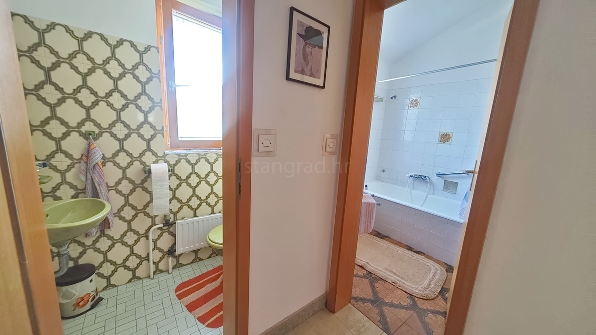 Malinska, casa indipendente con ampio giardino vicino al mare!