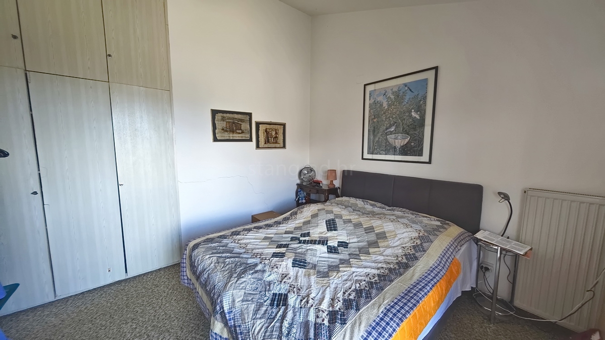 Malinska, casa indipendente con ampio giardino vicino al mare!