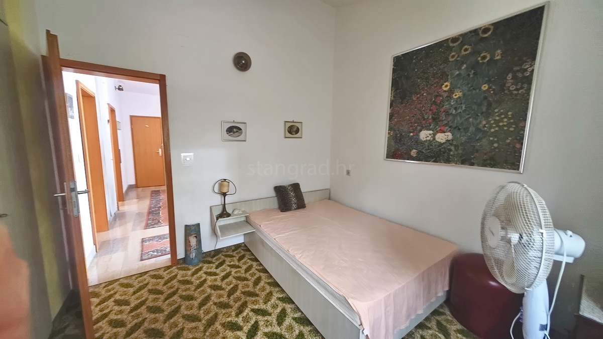 Malinska, casa indipendente con ampio giardino vicino al mare!