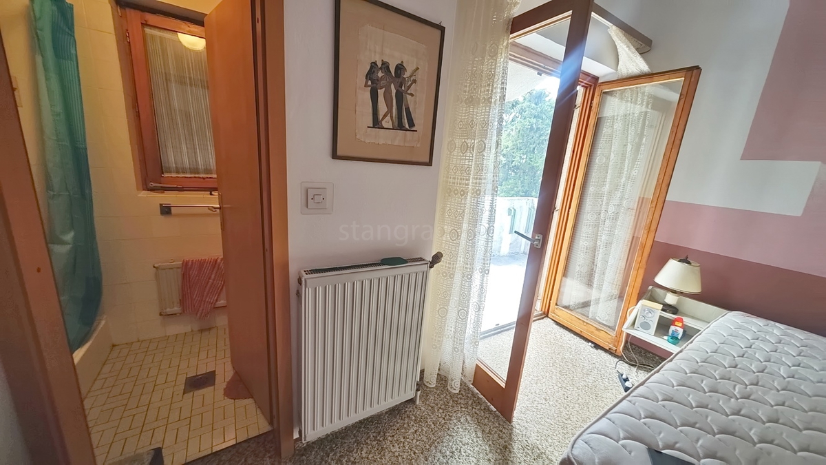 Malinska, casa indipendente con ampio giardino vicino al mare!