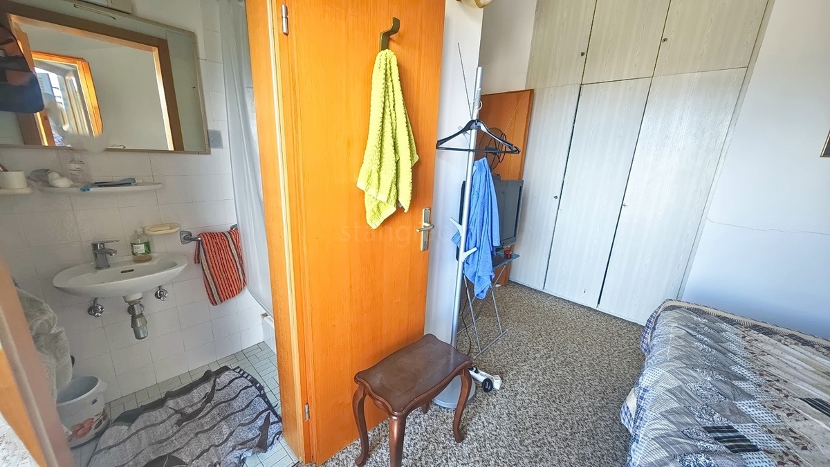 Malinska, casa indipendente con ampio giardino vicino al mare!