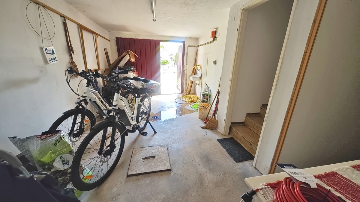 Malinska, casa indipendente con ampio giardino vicino al mare!