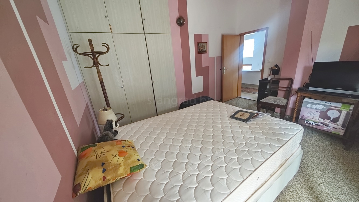 Malinska, casa indipendente con ampio giardino vicino al mare!