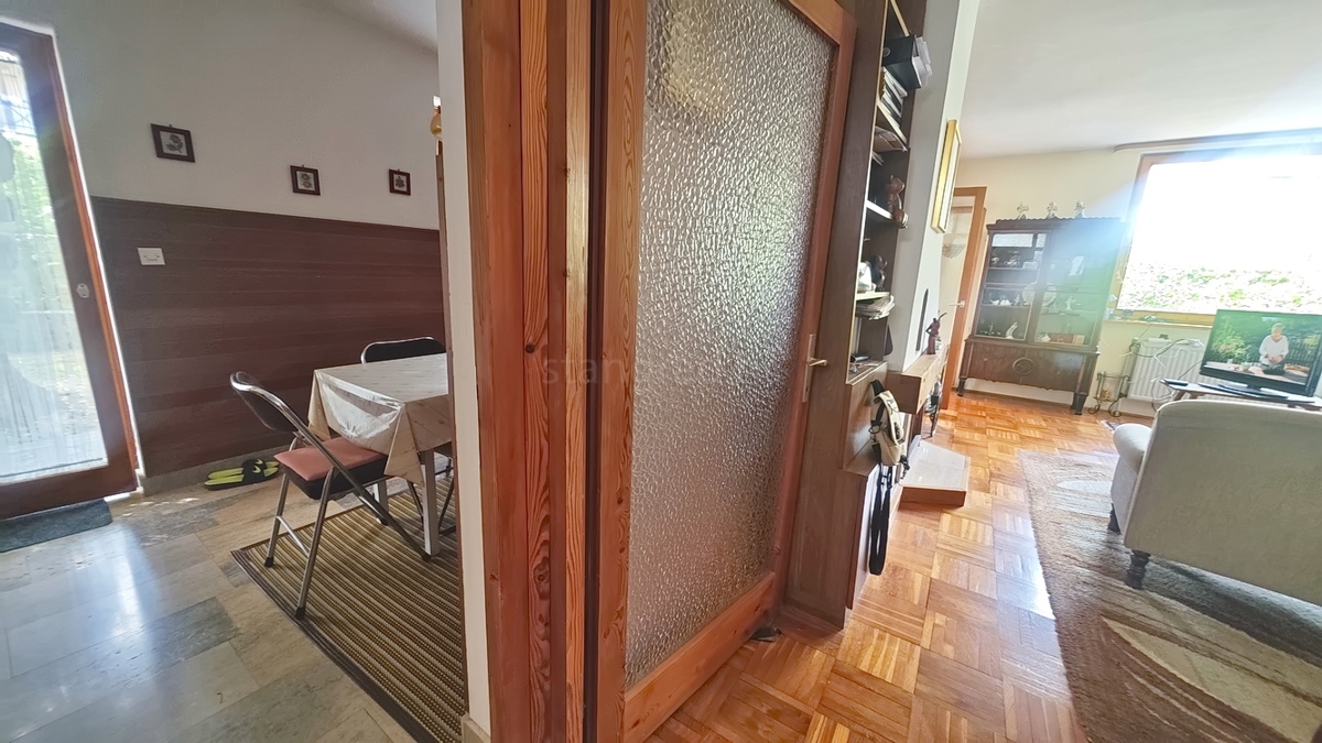 Malinska, casa indipendente con ampio giardino vicino al mare!