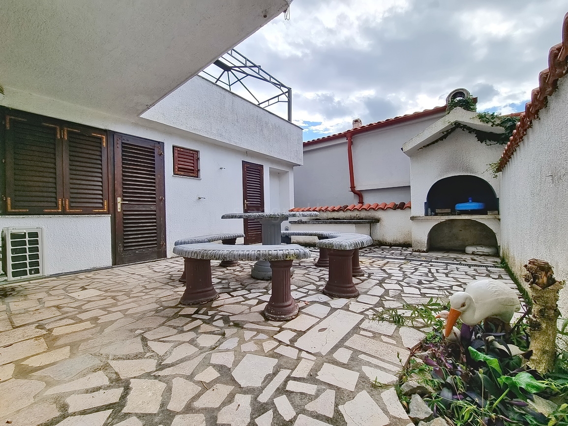 Crikvenica, appartamento con terrazza in un'ottima posizione vicino al mare!