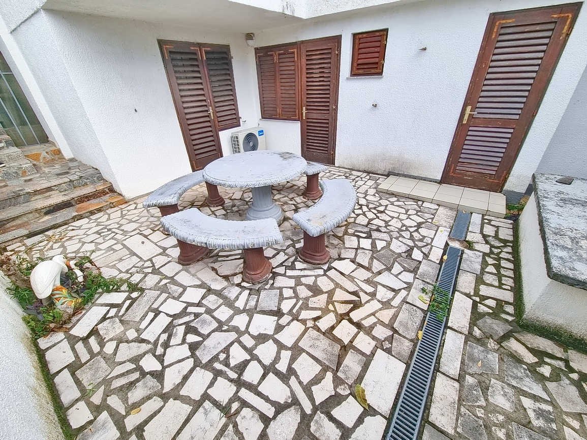 Crikvenica, appartamento con terrazza in un'ottima posizione vicino al mare!