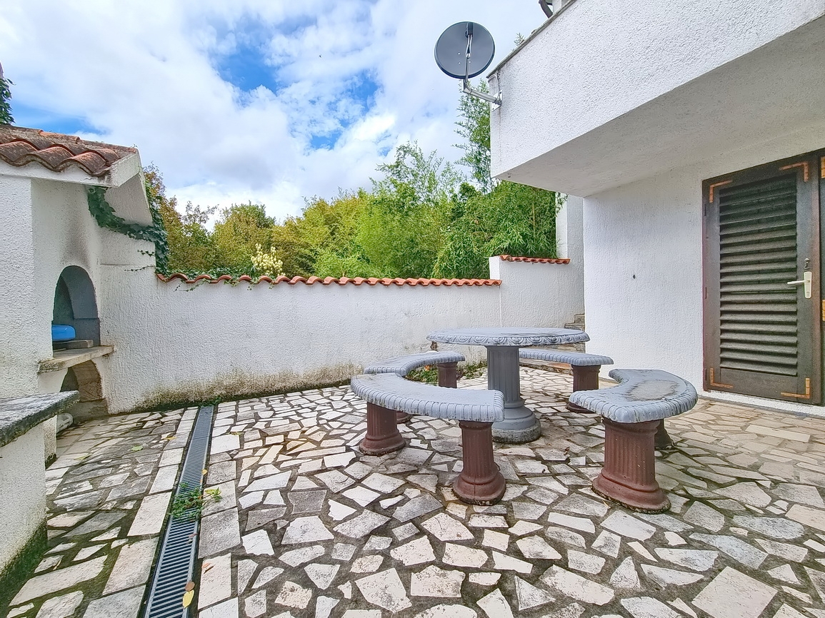 Crikvenica, appartamento con terrazza in un'ottima posizione vicino al mare!